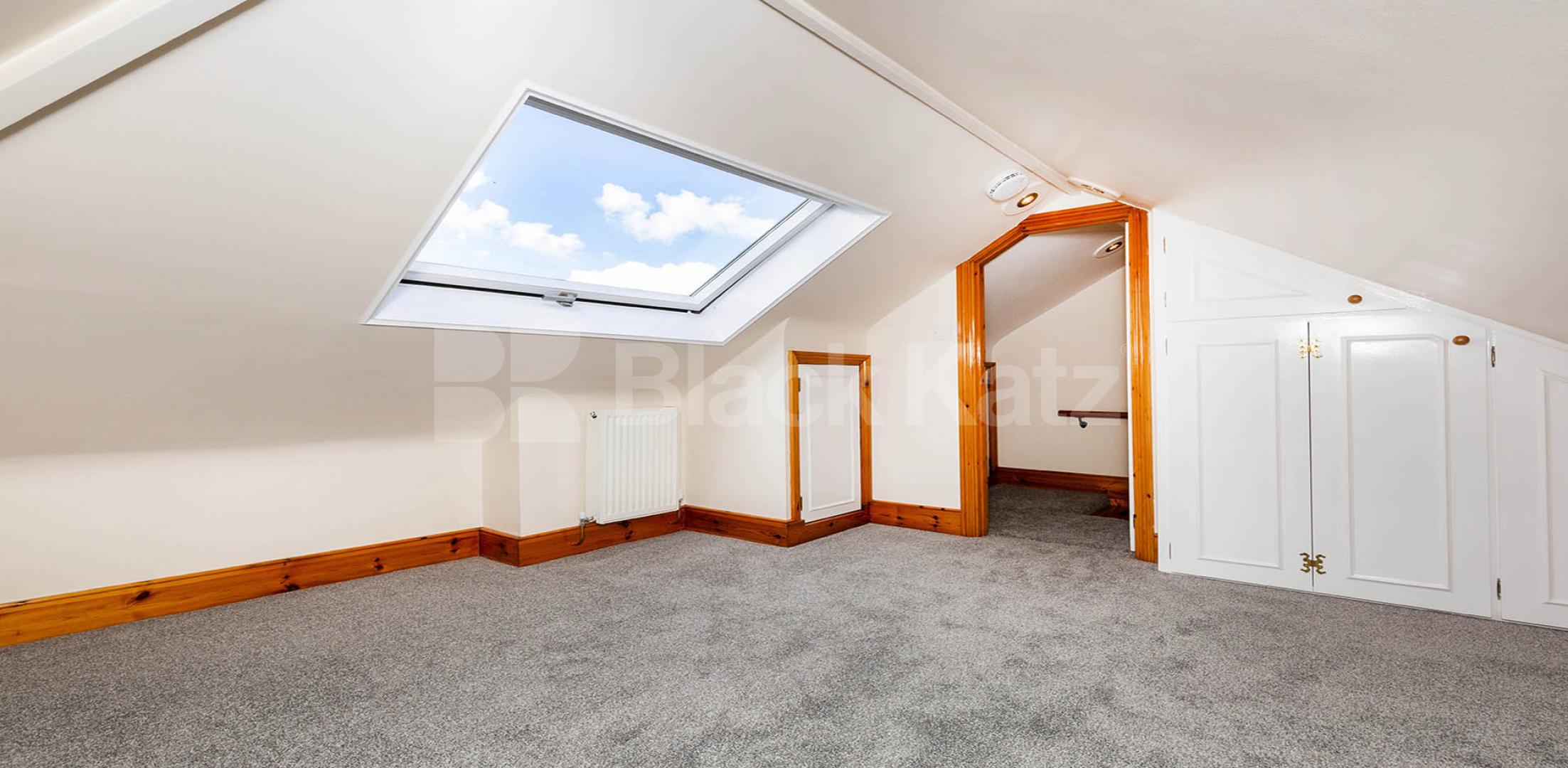 			NEWLY RENOVATED 2 BED, 2 Bedroom, 1 bath, 1 reception Apartment			 Beechwood Road, CROUCH END N8